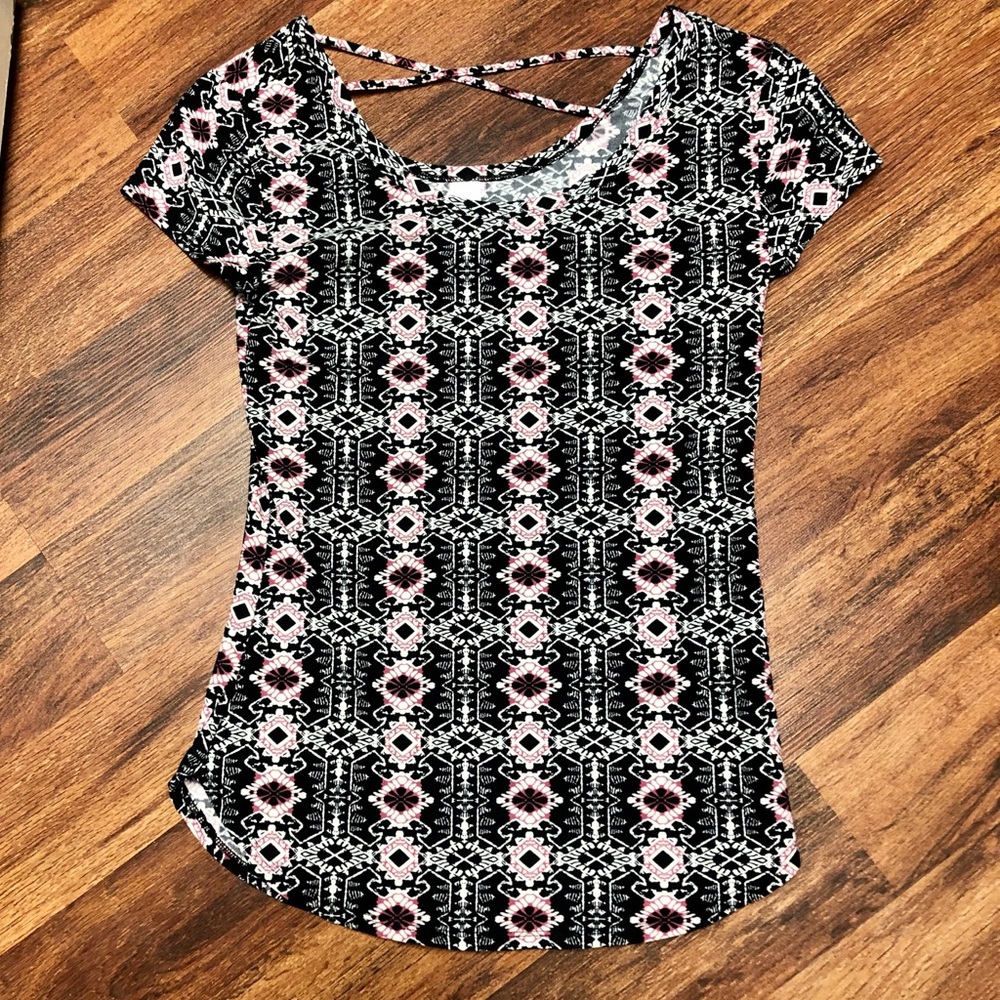 No Boundaries women’s tee